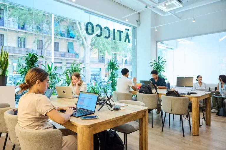 Coworking: več fleksibilnosti, več podpore, manj stroškov